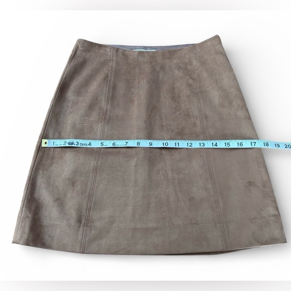 NEW, Babaton Aritzia, Faux Suede A-Line Mini Skirt Capsule Wardrobe, 2, Taupe - Picture 6 of 11